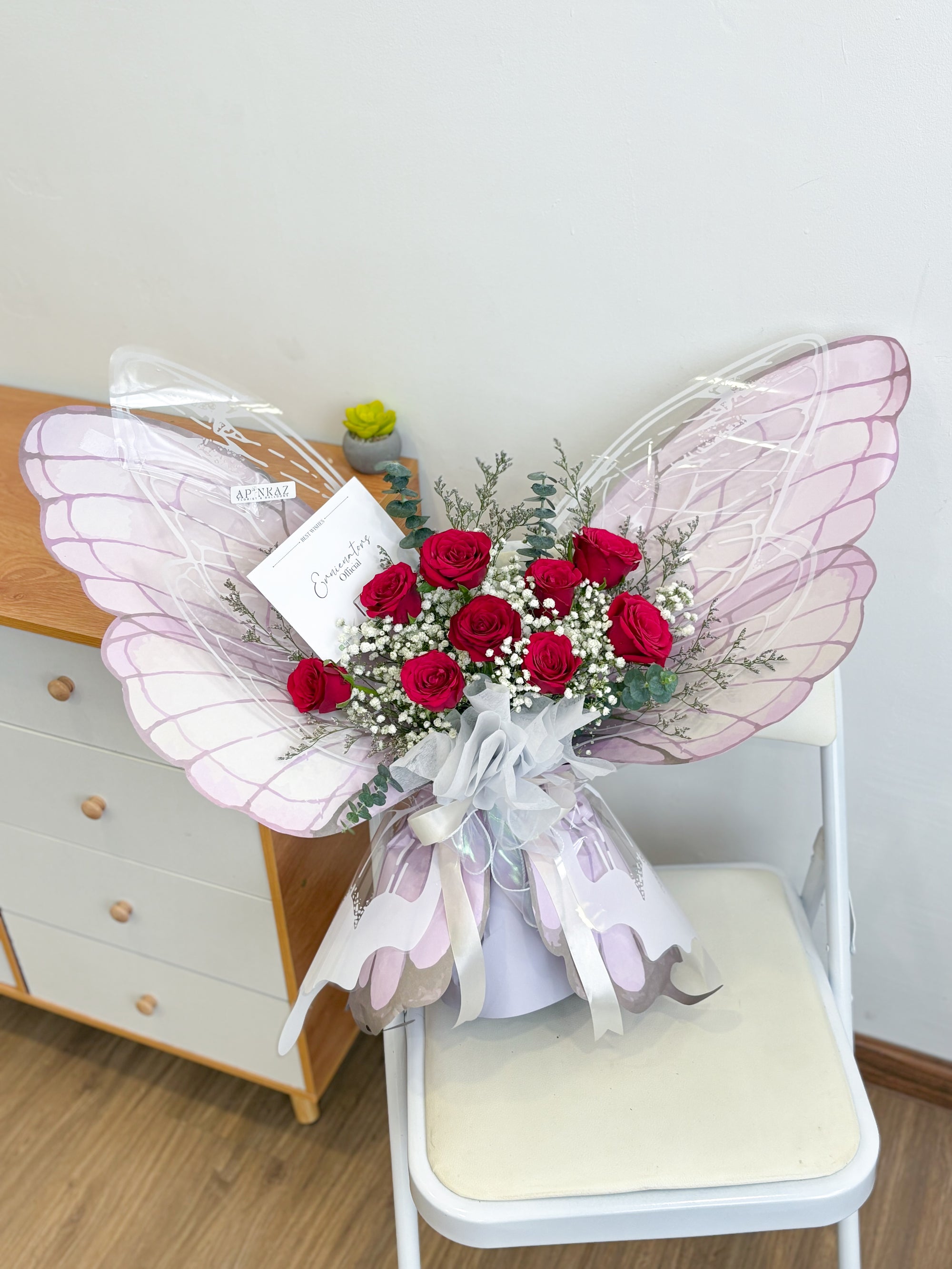 Aya Butterfly (Fresh Flowers)