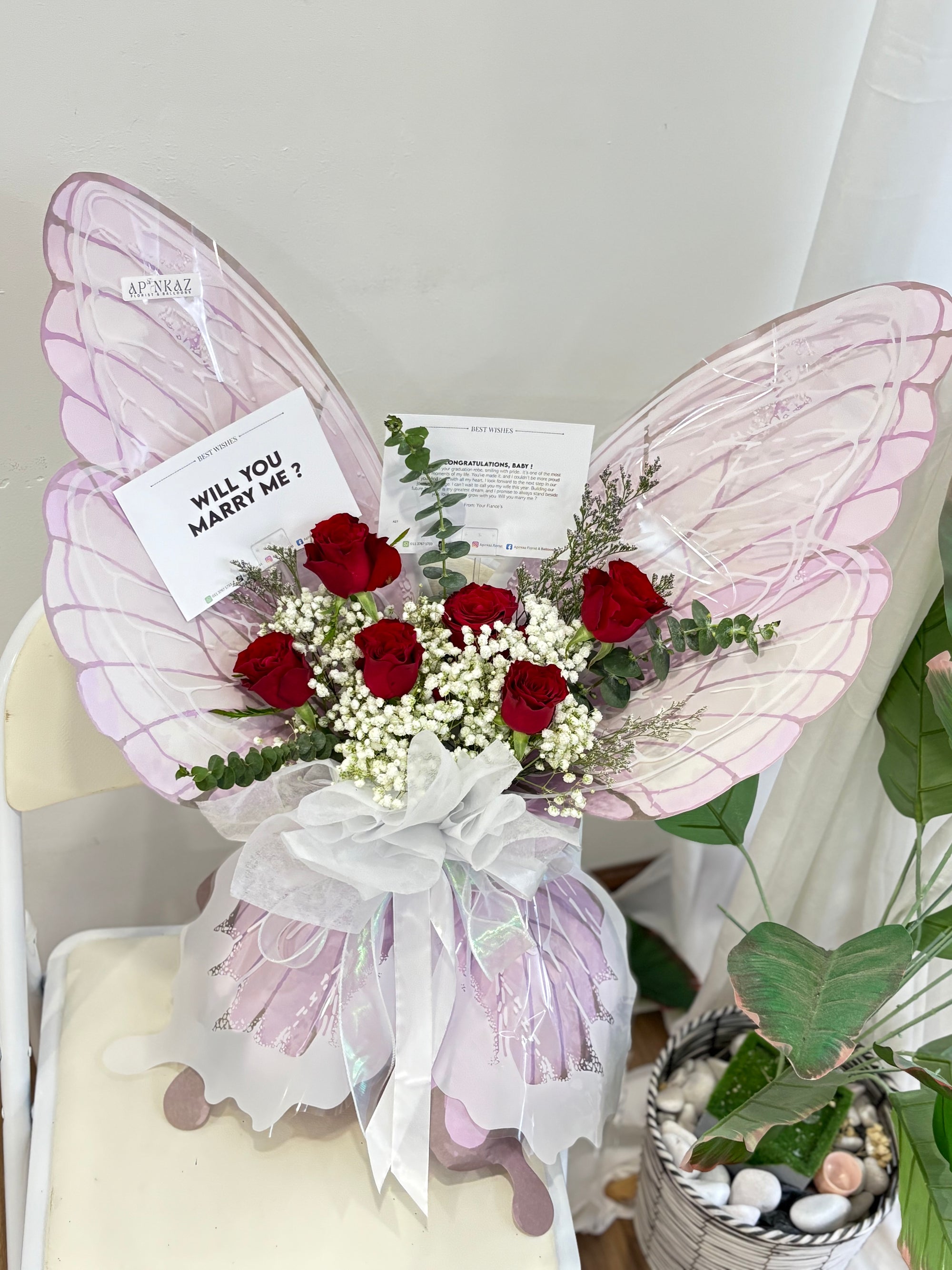 Mira Butterfly (Fresh Flowers)
