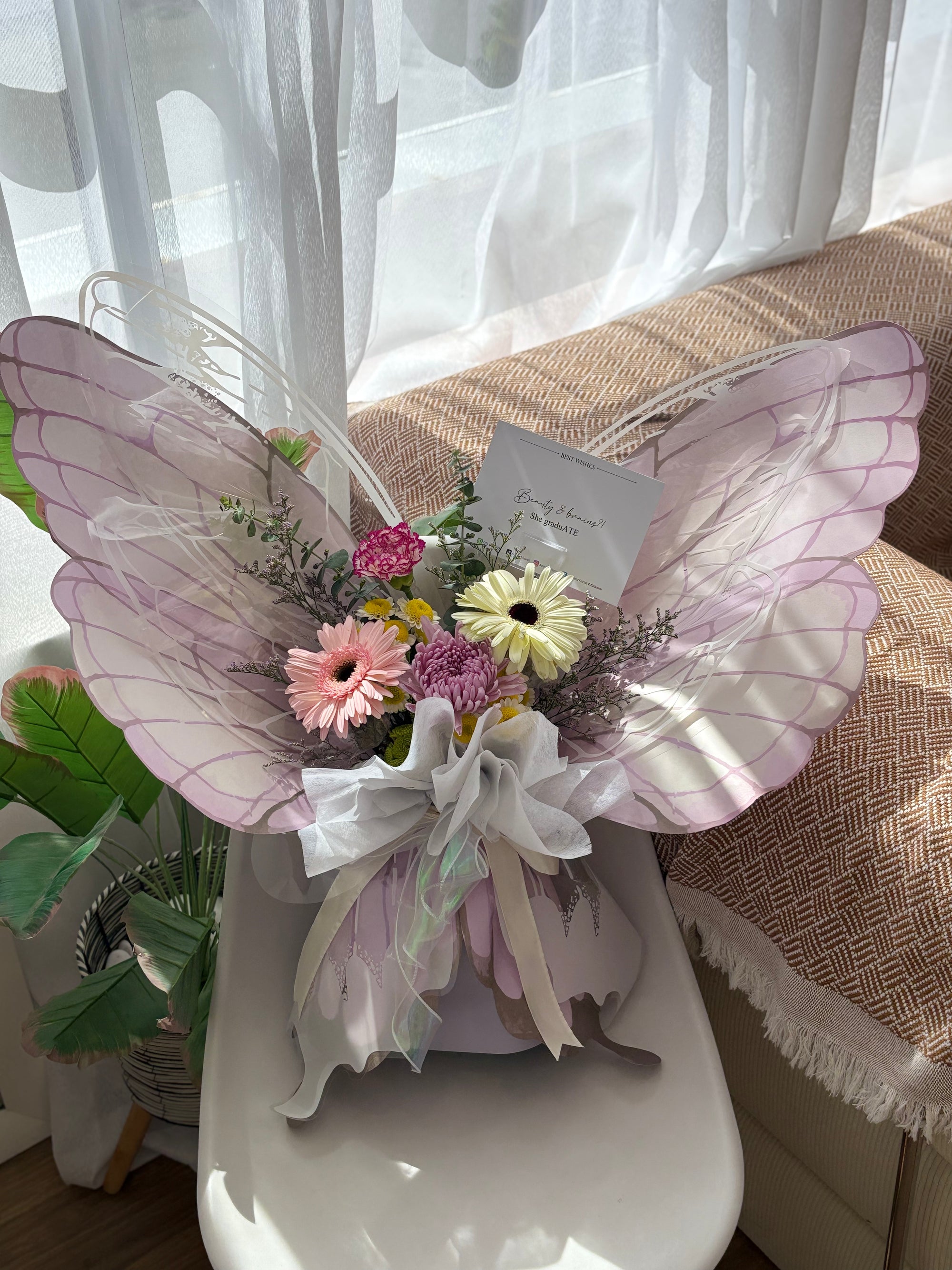 Papio Butterfly (Fresh Flowers)