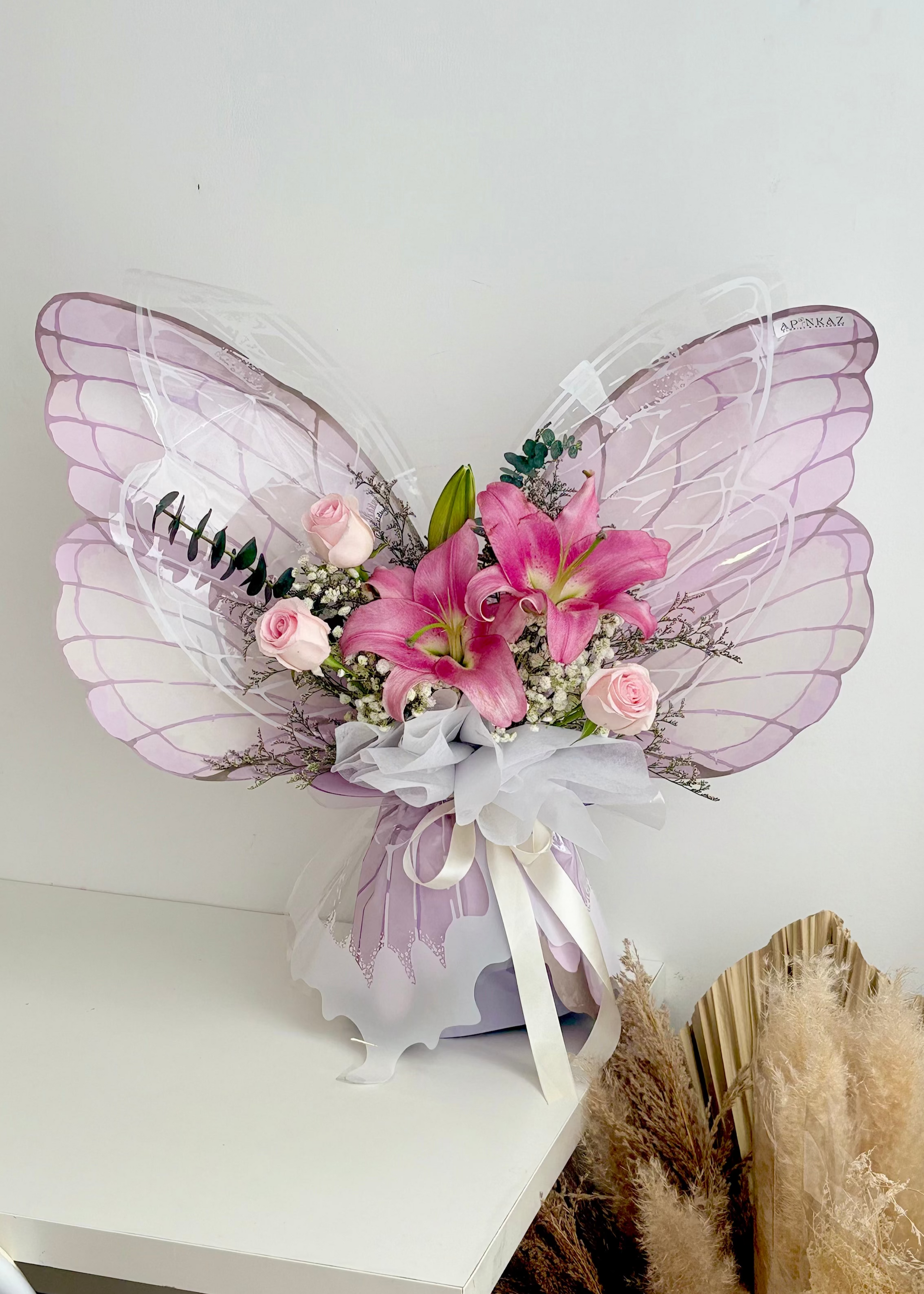 Ouri Butterfly (Fresh Flowers)