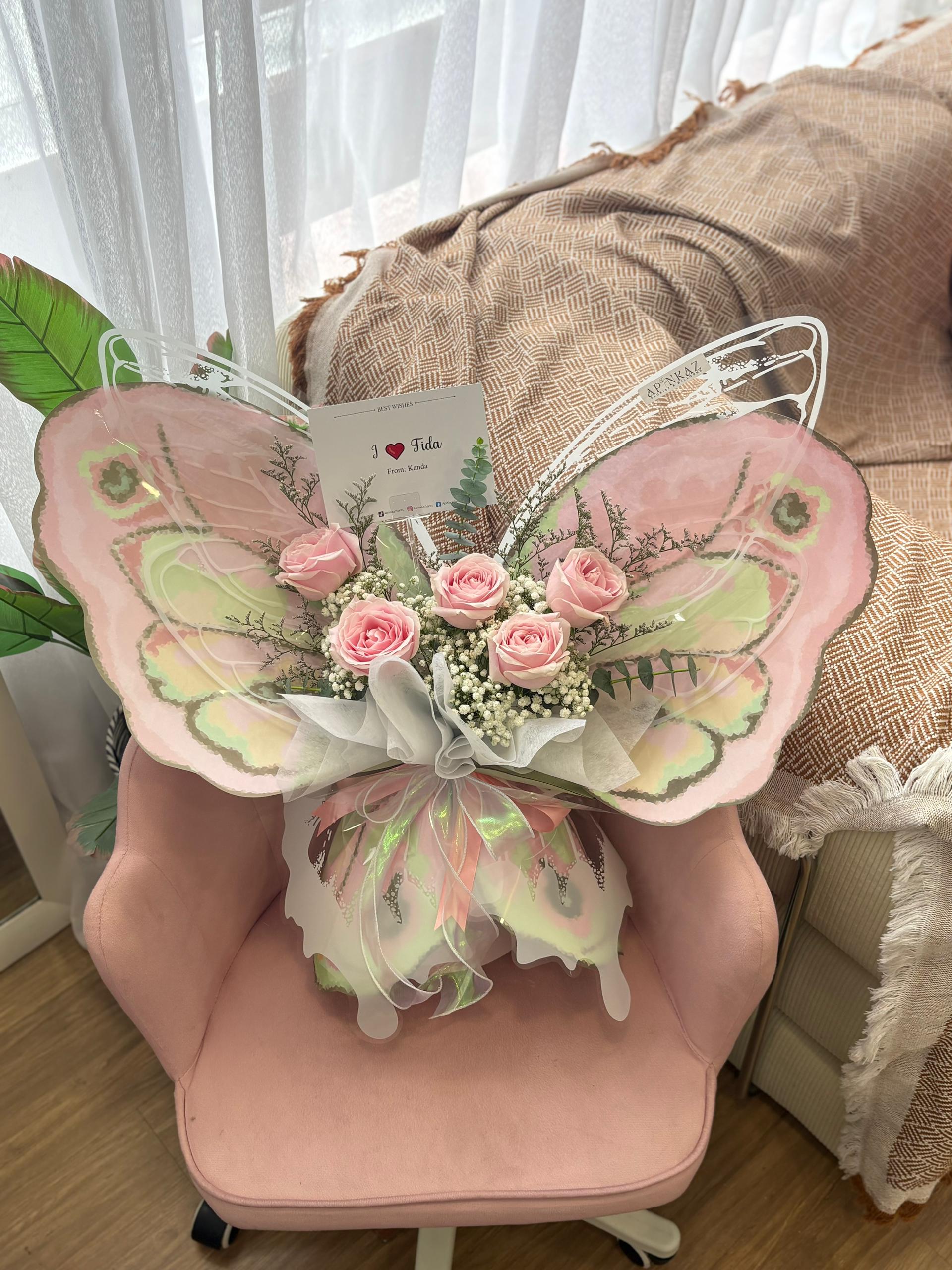 Lepa Butterfly (Fresh Flowers)